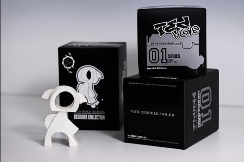 Toy Art Project — Ted Hole — peça 6
